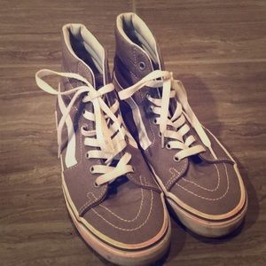 Gray high top vans. Size 7 men’s 8.5 women’s
